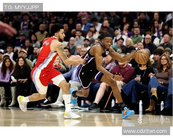 火箭队与雷霆队第二场激战回顾球员表现与战术分析全景呈现